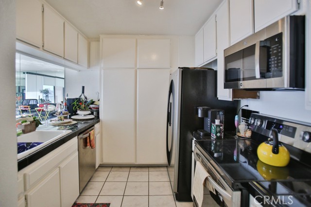 1750 E Ocean Boulevard, Long Beach CA: https://media.crmls.org/medias/26ff8e9f-69e5-443d-86eb-352c958c0ac9.jpg