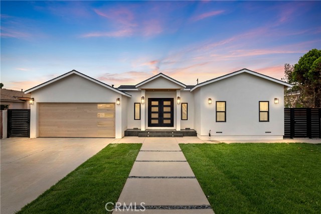 Detail Gallery Image 2 of 29 For 9044 Bigby, Downey,  CA 90241 - 4 Beds | 3 Baths