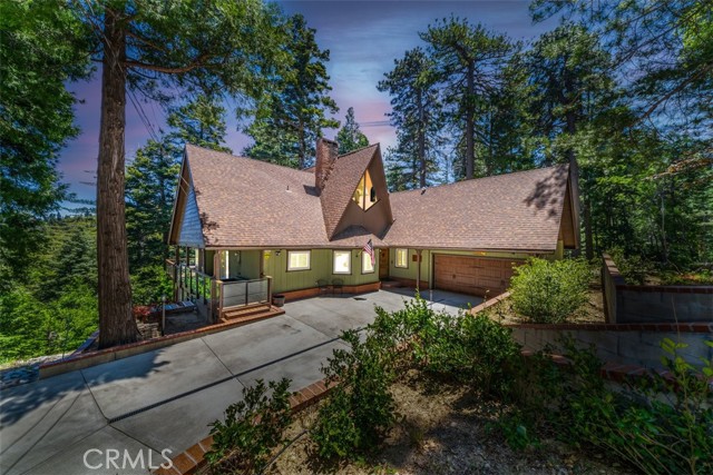 Detail Gallery Image 2 of 69 For 733 Crest Estates Dr, Lake Arrowhead,  CA 92352 - 5 Beds | 3/1 Baths