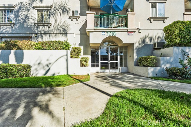 Detail Gallery Image 14 of 41 For 7018 Rita Ave #404,  Huntington Park,  CA 90255 - 3 Beds | 2 Baths