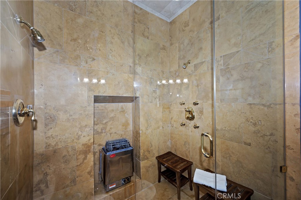 https://media.crmls.org/medias/27009628-45b9-4f62-bc2b-84a9e955f28d.jpg?preset=X-Large