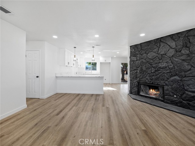 Detail Gallery Image 9 of 34 For 21225 Lone Eagle, Apple Valley,  CA 92308 - 6 Beds | 2 Baths