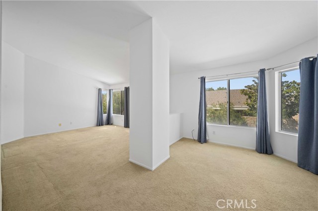 39829 Gorham Lane, Palmdale CA: https://media.crmls.org/medias/2700c7db-b65a-471d-a6e9-0238085f8a76.jpg