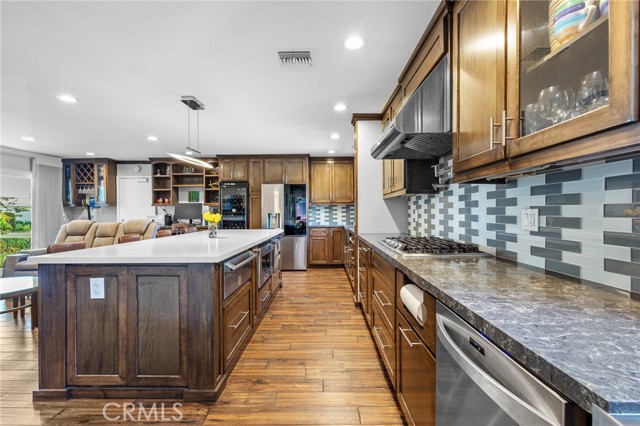 Detail Gallery Image 3 of 34 For 8674 Vine Valley, Sun Valley,  CA 91352 - 3 Beds | 2 Baths