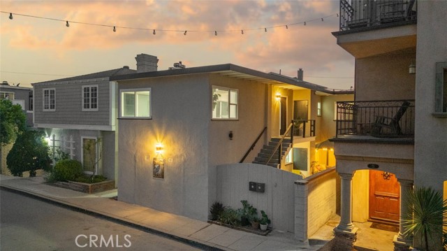 23 65th Place, Long Beach CA: https://media.crmls.org/medias/2701543a-9fd6-4987-8d18-24b77e97bd77.jpg