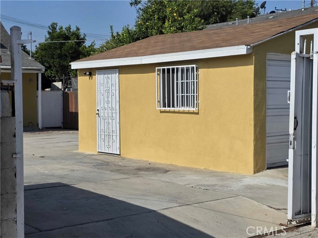 123 E Gage Avenue, Los Angeles CA: https://media.crmls.org/medias/270233a9-8c69-40fe-a8fb-799c0e05a4bb.jpg