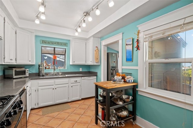 509 Francisca Avenue, Redondo Beach, California 90277, 2 Bedrooms Bedrooms, ,1 BathroomBathrooms,Residential,Sold,Francisca,PV22057057