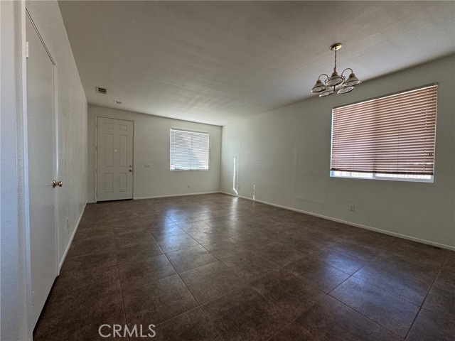 Detail Gallery Image 5 of 14 For 12779 Hawks Hill St, Victorville,  CA 92395 - 4 Beds | 2 Baths