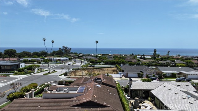 4621 Wayne Road, Corona del Mar CA: https://media.crmls.org/medias/270614b0-8b4d-4fee-af3e-27a91b3ded1f.jpg