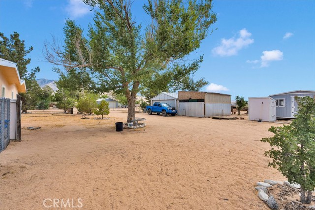 10378 Willow Wells Avenue, Lucerne Valley CA: https://media.crmls.org/medias/270619d2-2647-4d34-9fe7-7654c9a592d4.jpg