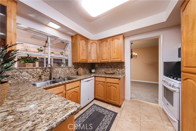 Detail Gallery Image 6 of 34 For 23863 Adamsboro Dr, Newhall,  CA 91321 - 3 Beds | 3 Baths