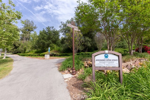 27992 Via Chocano, Mission Viejo CA: https://media.crmls.org/medias/27064417-16cf-4579-a104-63dcba95e17f.jpg