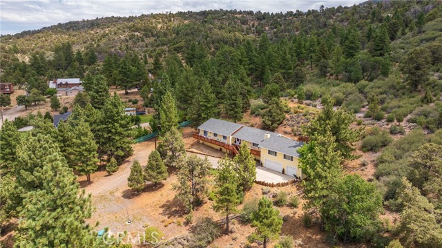 Detail Gallery Image 6 of 45 For 2196 Mariposa Ln, Big Bear City,  CA 92314 - 4 Beds | 2/1 Baths