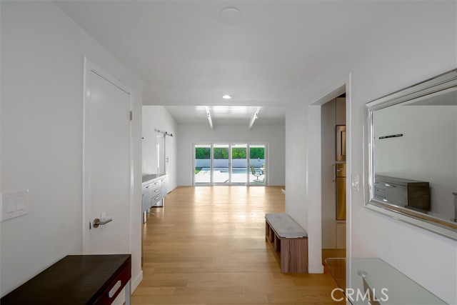 Detail Gallery Image 6 of 66 For 24216 Calvert St, Woodland Hills,  CA 91367 - 5 Beds | 3/1 Baths