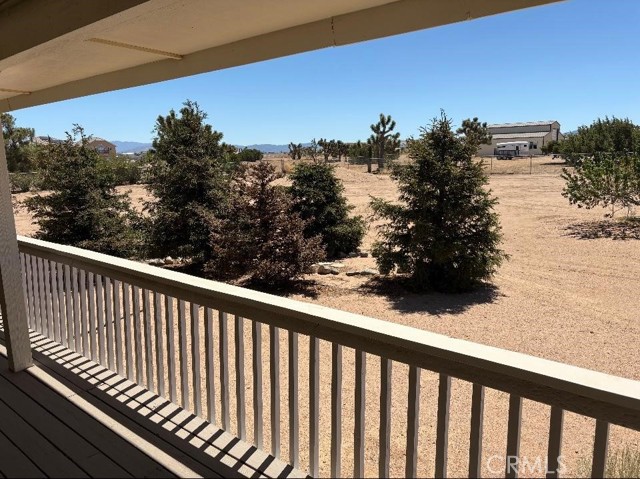 Detail Gallery Image 5 of 18 For 8875 Fremontia Rd, Oak Hills,  CA 92344 - 3 Beds | 2 Baths