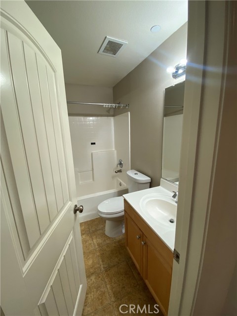 610 Green River Street, Oxnard CA: https://media.crmls.org/medias/27086790-9ddd-41c2-85ac-f24e696f5731.jpg