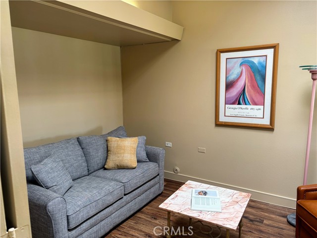 1543 Merion Way, Seal Beach CA: https://media.crmls.org/medias/2708770f-1b69-4590-ad9a-48f96578d235.jpg