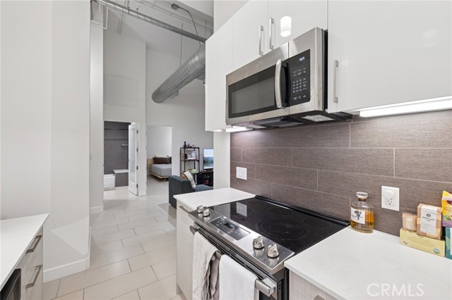 939 S BROADWAY, Los Angeles CA: https://media.crmls.org/medias/2708c579-f99e-4312-8f26-aba038f853f5.jpg
