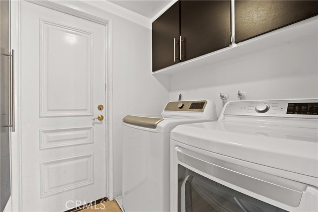 1107 Woodbury Drive, Harbor City CA: https://media.crmls.org/medias/27094c53-0593-445d-bdb1-0ace387e9057.jpg