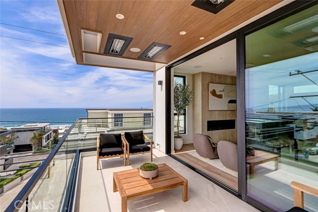 315 25th, Manhattan Beach, California 90266, 3 Bedrooms Bedrooms, ,3 BathroomsBathrooms,Residential,For Sale,25th,SB26081784