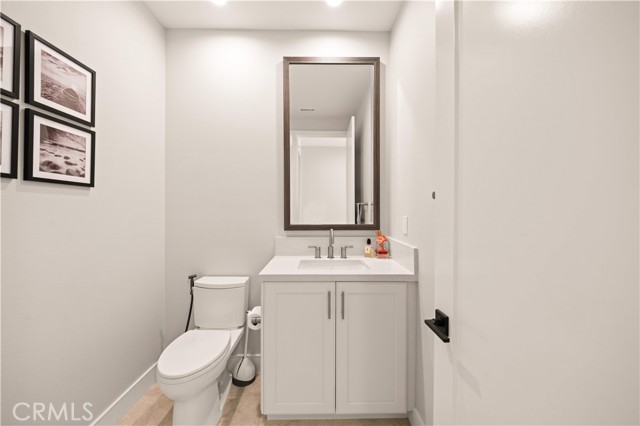 Detail Gallery Image 10 of 73 For 60 Rotunda, Irvine,  CA 92620 - 4 Beds | 3/1 Baths