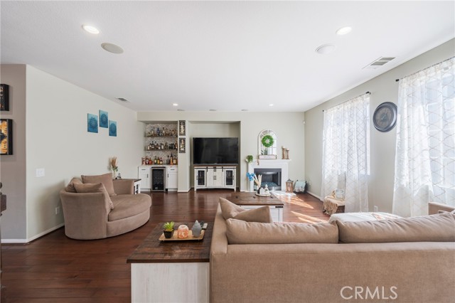 Detail Gallery Image 16 of 32 For 2295 Shanna Carle Dr, Corona,  CA 92882 - 4 Beds | 3/1 Baths