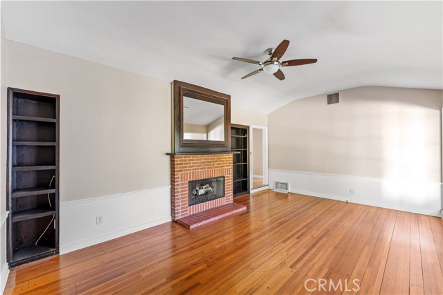Detail Gallery Image 10 of 19 For 23017 Sylvan Street, Woodland Hills,  CA 91367 - 3 Beds | 2/1 Baths