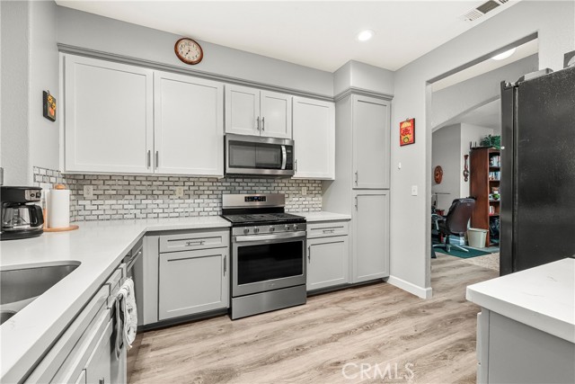 40266 Racquet, Palmdale CA: https://media.crmls.org/medias/270af200-7bfa-4c95-bb81-d358890a797a.jpg