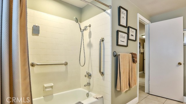 Detail Gallery Image 19 of 25 For 17819 Bay St, Fountain Valley,  CA 92708 - 4 Beds | 2/1 Baths
