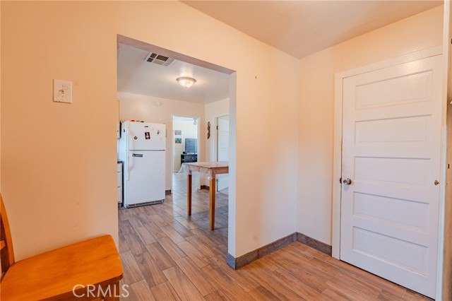 9668 W Rosamond Boulevard, Rosamond CA: https://media.crmls.org/medias/270d08f3-57e7-412d-ada6-91c2750cf67f.jpg