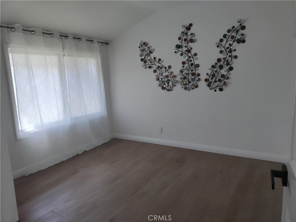https://media.crmls.org/medias/270d42cc-46f3-4e49-a384-154977af2619.jpg?preset=X-Large