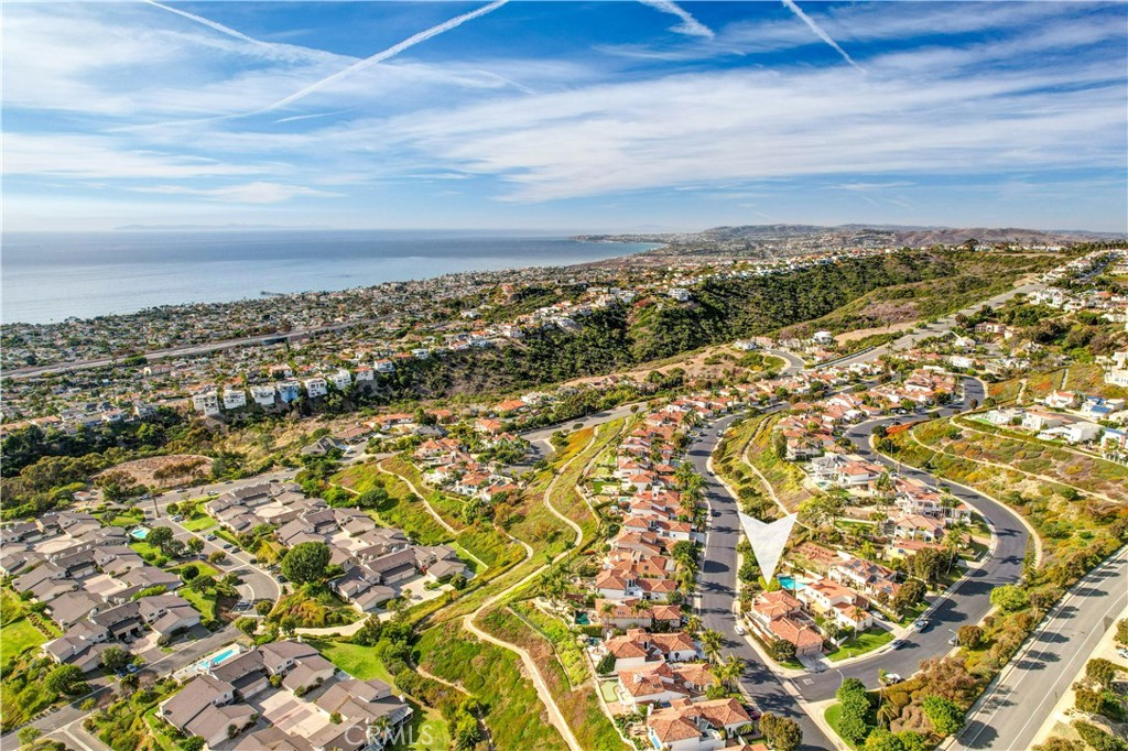 https://media.crmls.org/medias/270d6046-b60e-4d2a-afdc-71e599ac768a.jpg?preset=X-Large