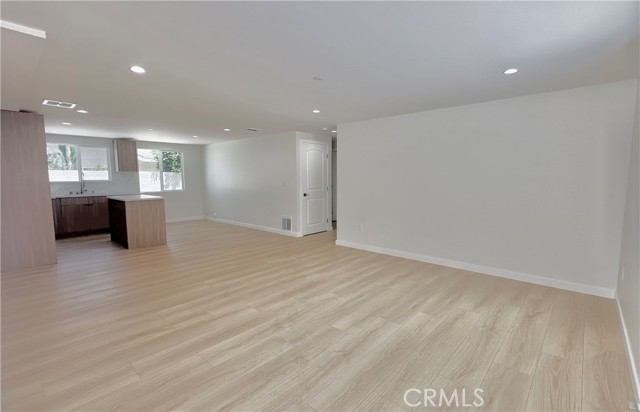 Detail Gallery Image 6 of 26 For 7728 Laurel Canyon Blvd, North Hollywood,  CA 91605 - 3 Beds | 2 Baths
