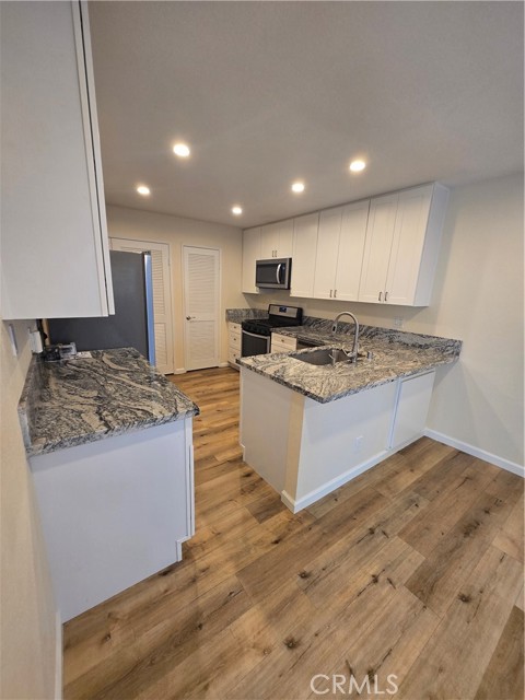 Detail Gallery Image 10 of 34 For 22 Exeter #23,  Irvine,  CA 92612 - 1 Beds | 1 Baths