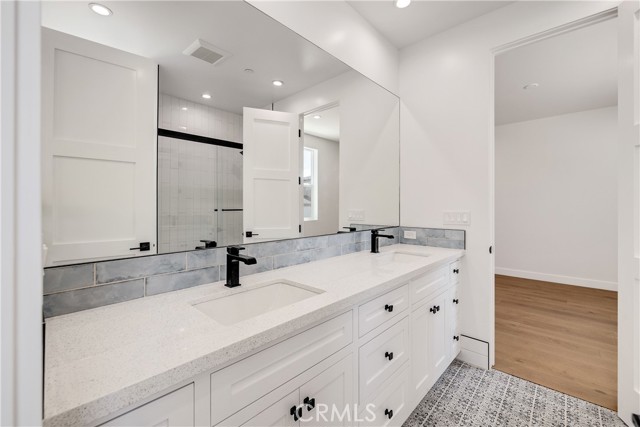 2100 Carnegie Lane, Redondo Beach CA: https://media.crmls.org/medias/270ed9eb-c8a7-4724-ab8f-f173ea472d51.jpg