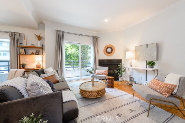 Detail Gallery Image 9 of 28 For 4350 Stern Ave #1,  Sherman Oaks,  CA 91423 - 2 Beds | 2 Baths