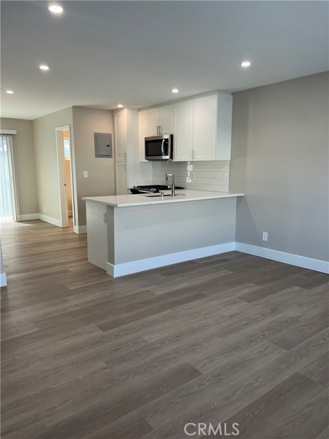 Detail Gallery Image 3 of 23 For 1030 Mission Dr #C,  Costa Mesa,  CA 92626 - 2 Beds | 1 Baths