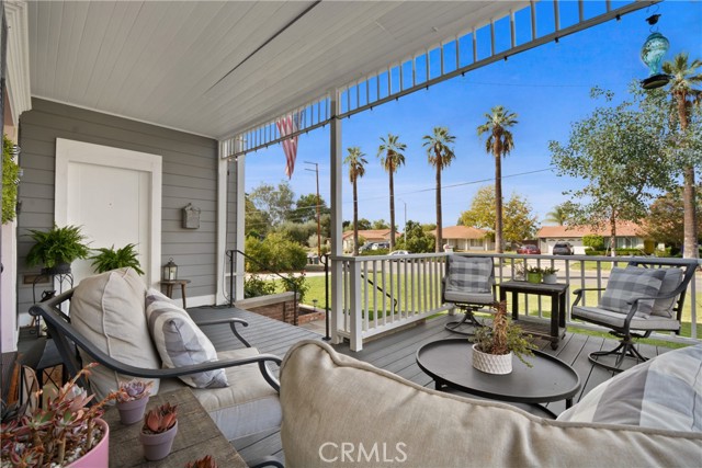 Detail Gallery Image 5 of 47 For 1033 W Palm Ave, Redlands,  CA 92373 - 5 Beds | 3 Baths