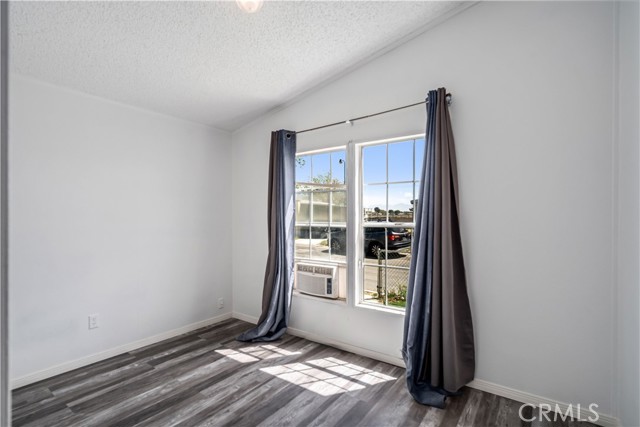 Detail Gallery Image 9 of 17 For 45800 Challenger Way #30,  Lancaster,  CA 93535 - 3 Beds | 2 Baths