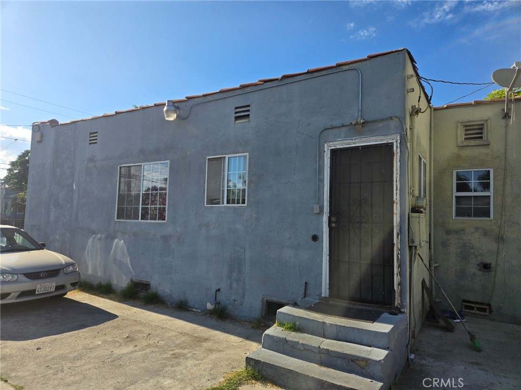 Duplex at 6626 Pine Ave