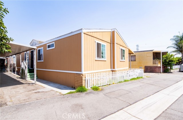 Detail Gallery Image 4 of 26 For 12700 Elliott Ave #87,  El Monte,  CA 91732 - 4 Beds | 2 Baths