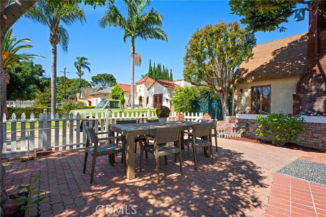 Detail Gallery Image 3 of 50 For 2415 N French St, Santa Ana,  CA 92706 - 3 Beds | 1/1 Baths