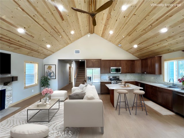 810 Villa Grove Avenue, Big Bear City CA: https://media.crmls.org/medias/27123dee-ef31-422c-b72e-c005098ca648.jpg