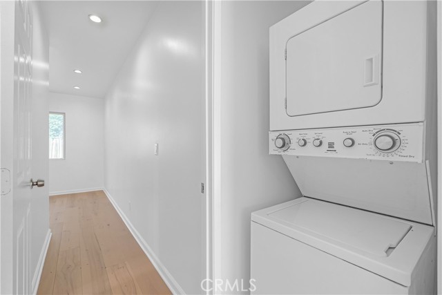 7435 7437 Balcom Avenue, Reseda CA: https://media.crmls.org/medias/2712608c-7ecc-4652-ab52-d262f0e329bd.jpg