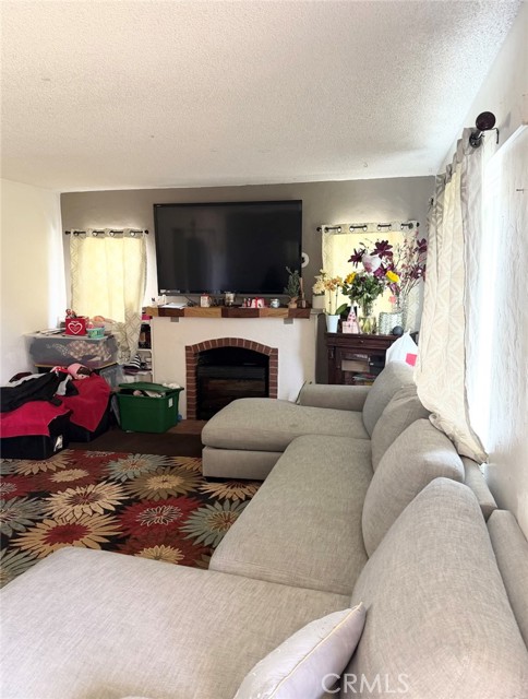 Detail Gallery Image 5 of 8 For 9293 Garfield, Riverside,  CA 92503 - 2 Beds | 1 Baths