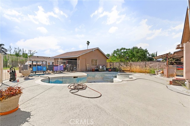 650 N Acacia, Rialto CA: https://media.crmls.org/medias/2713713b-6b9a-422e-aa90-c57c984b220c.jpg