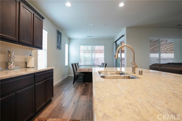 2531 Craftsman Street, Turlock CA: https://media.crmls.org/medias/2713b2c7-58b1-4c46-aa84-f1c7e3e31611.jpg