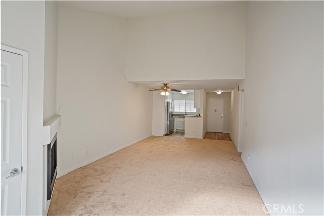 Detail Gallery Image 5 of 28 For 5515 Canoga #318,  Woodland Hills,  CA 91367 - 2 Beds | 2 Baths