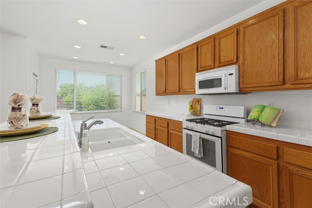 35921 Camelot Circle, Wildomar CA: https://media.crmls.org/medias/2714cf90-ed0d-4a26-8880-8a110aa58be5.jpg