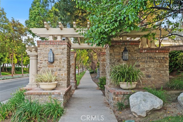 4762 Oceanridge Drive, Huntington Beach CA: https://media.crmls.org/medias/27161cde-14dd-4694-89be-8315cfc0b751.jpg